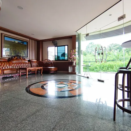 Perfect Room Mansion Отели рядом с достопримечательностью «Princess Maha Chakri Sirindhorn Natural History Museum»