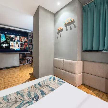 Xunmeng Theme Hotel (Jiefangbei Area/Hong Ya Dong)