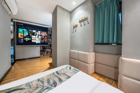 Qimen Theme Hotel (Jiefangbei Hongyadong Shop)