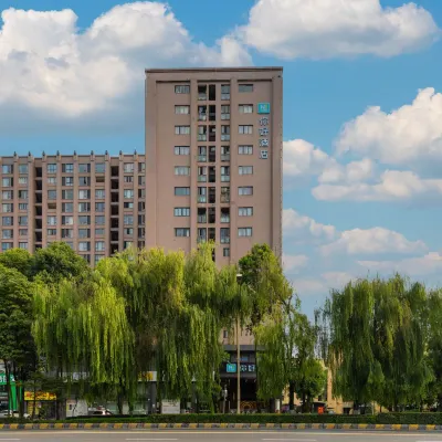 Ni Hao Hotel (Chengdu Qingbaijiang Wandaguangchang) Hotels near Qingbaijiang