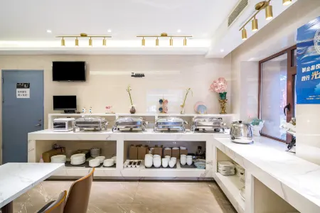 Guanyunxuan Hotel (Beijing West Railway Station Financial Street) Отели рядом с достопримечательностью «Beijing Zhuanta Lane»