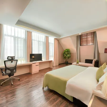 Pujiang Yinglan Hepan Hotel