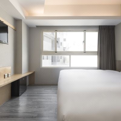 Superior Queen Room Sparrow Hotel Promo Code