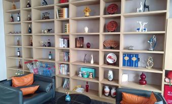 Manju Light Luxury Homestay