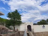 Tangzimiao Nuanquanhui Hot Spring Homestay Hotels near Baihewan Park
