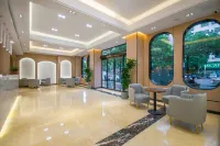 Huazhizhu Hotel (Huaihua New Hospital of Traditional Chinese Medicine High-speed Railway Station)