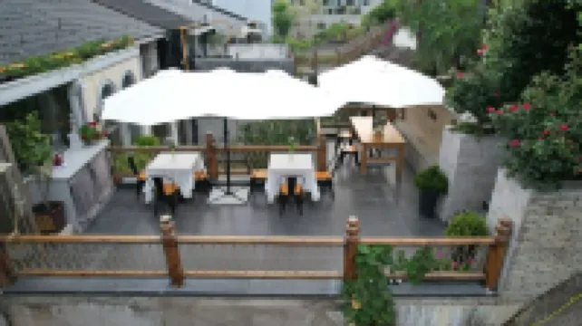 Anshun Huangguoshu Fantutunbao Culture Homestay