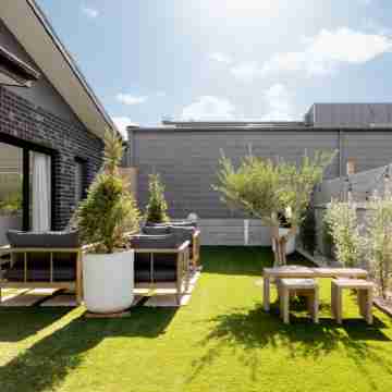 1 Beach House Hotel Exterior