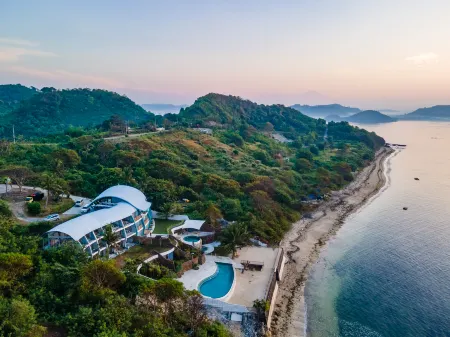 Inlight Lombok Eco Resort Отели в г. Mertak