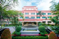 Asuka Hotel MM2100 Industrial Town Hotel dekat Ramayana Cibitung