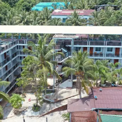 Roomy Guesthouse Koh Rong Hotels near Koh Rong