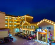 Yuetu Hotel (Phoenix Ancient City)
