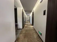 Xinbinlongxu Business Hotel