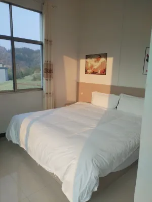 Waterfall Manor Hotels near Jiulong Waterfalls