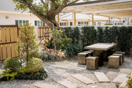 Glass House, Mountain View, Near Airport-City Отели рядом с достопримечательностью «Chiang Rai University»