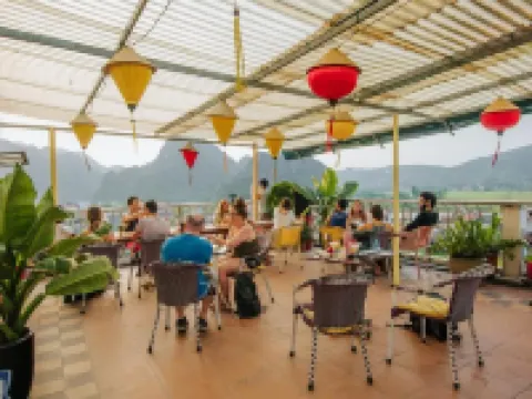 Phong Nha Jasmine Hostel & Rooftop Bar Hotels in Son Trach