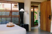 Mamori House at Koh Larn - balcony