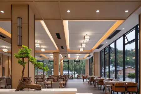 Jinshan Mangu Hotel (Guidong Hotel) Отели рядом с достопримечательностью «Mao Zedong Former Residence Exhibition Hall»