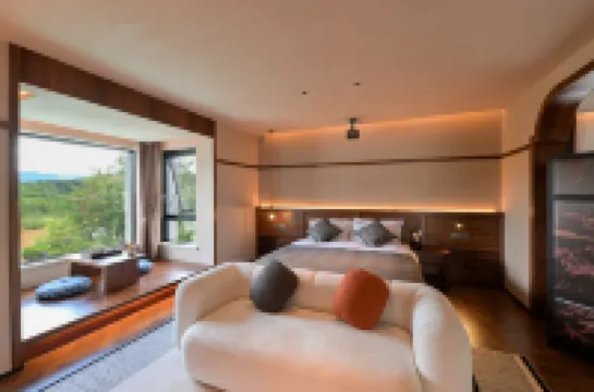 Xishuangbanna Menghai Dream Xiangjia Hot Spring Cloud Villa