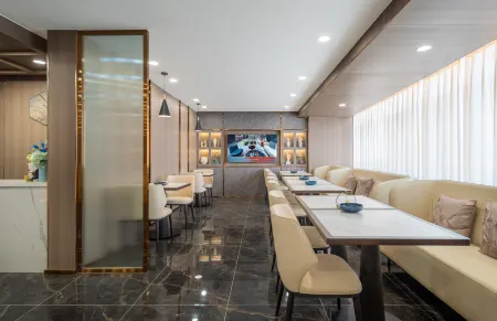 R ROYALSS HOTEL Отели рядом с достопримечательностью «Lanzhou University of Arts and Science»