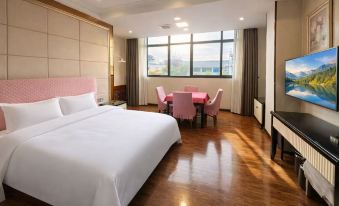 Yunmeng Hyatt Select Fashion Hotel