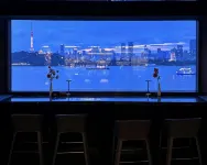 QI hotel - بار