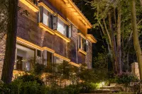 Huangguoshu Shengpin Cloud Stone Village B&B Hotels in Zhenning