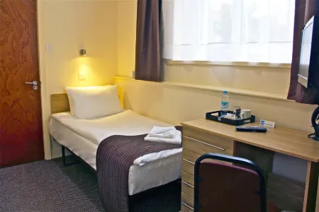 Central Hotel Golders Green