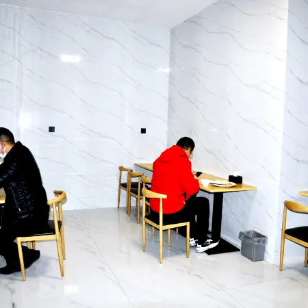 Super 8 Hotel (Lezhi Branch)