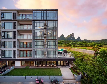 Yangshuo Yinyue Resort Hotel (Lijiang River Scenic Area Branch)