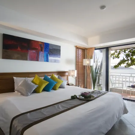 Sunset Beach Resort Отели рядом с достопримечательностью «Пляж Калим-Бич»