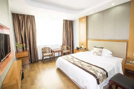 Yuanling Grand Hyatt Hotel Отели рядом с достопримечательностью «Longxing Lecture Temple»