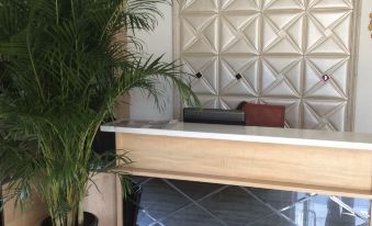 New Binweini Theme Hotel