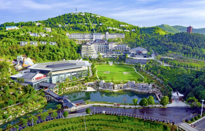 Wyndham Grand Plaza Royale Peach Blossom Hot Springs Resort Hunan