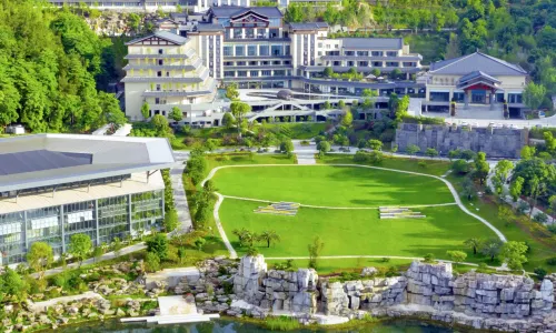 Wyndham Grand Plaza Royale Peach Blossom Hot Springs Resort Hunan