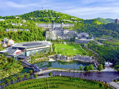 Wyndham Grand Plaza Royale Peach Blossom Hot Springs Resort Hunan