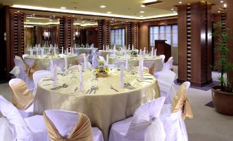 Herald Suites Solana