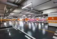 慕思睡眠飯店（東莞濱江體育館站店） - 停車場
