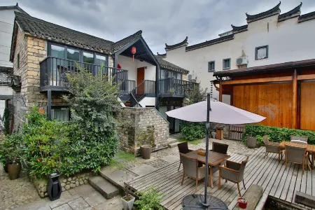 Seclusive Gencaland Hotel Отели рядом с достопримечательностью «The Qxtd Lion Ctiy»