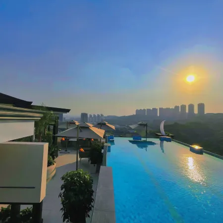 Elite Polink Mansion