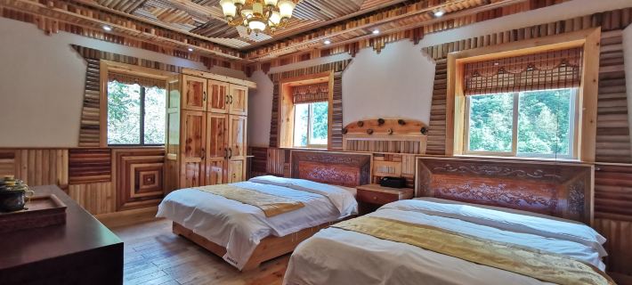 Cailin Holiday Manor Hotels in Heishui