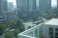 Dengfenglai Youth Hostel (Shijiazhuang Xinbai Plaza) - Hostels