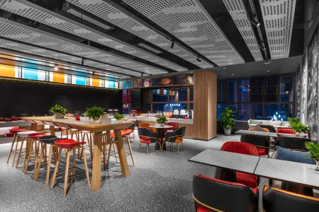 Ibis Deyang Wuzhou Plaza Hotel Отели рядом с достопримечательностью «CPC Sichuan Shengsifating Committee Party School»