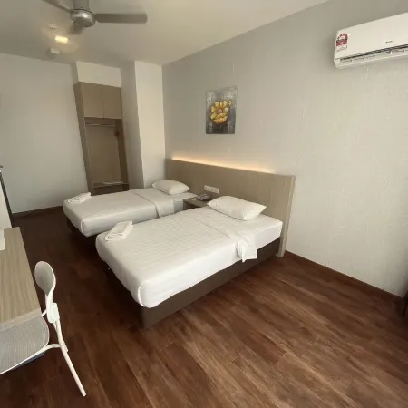 Green World Hotel