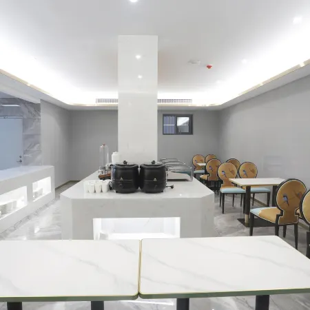 Qingmu Platinum Hotel (Ma on Shan Hexian Fucheng Garden Store)