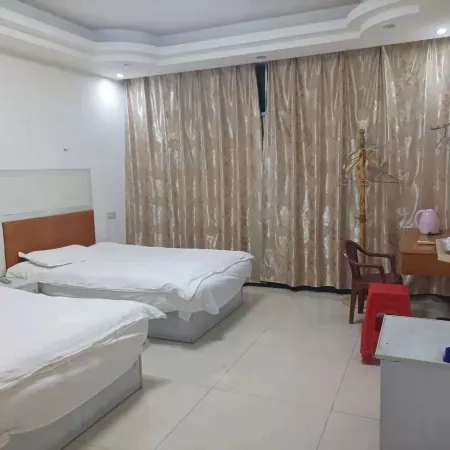 Yuetu Business Hotel (Ningdu Huangpi Station Branch)