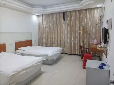 Yuetu Business Hotel (Ningdu Huangpi Station Branch)