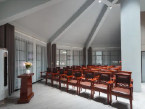 Yinguang Lijing Hotel (Municipal Government Central Mall)