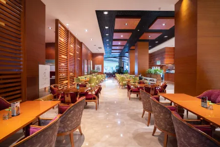 Holiday Inn Chengdu Century City Отели рядом со станцией Shuangliu Railway Station