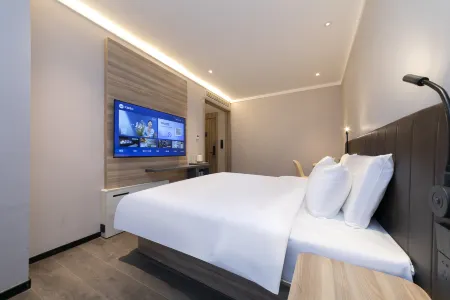 HanTing Hotel (Huangshi Beizhan Baima Road) Отели рядом с достопримечательностью «Huangshi Museum»